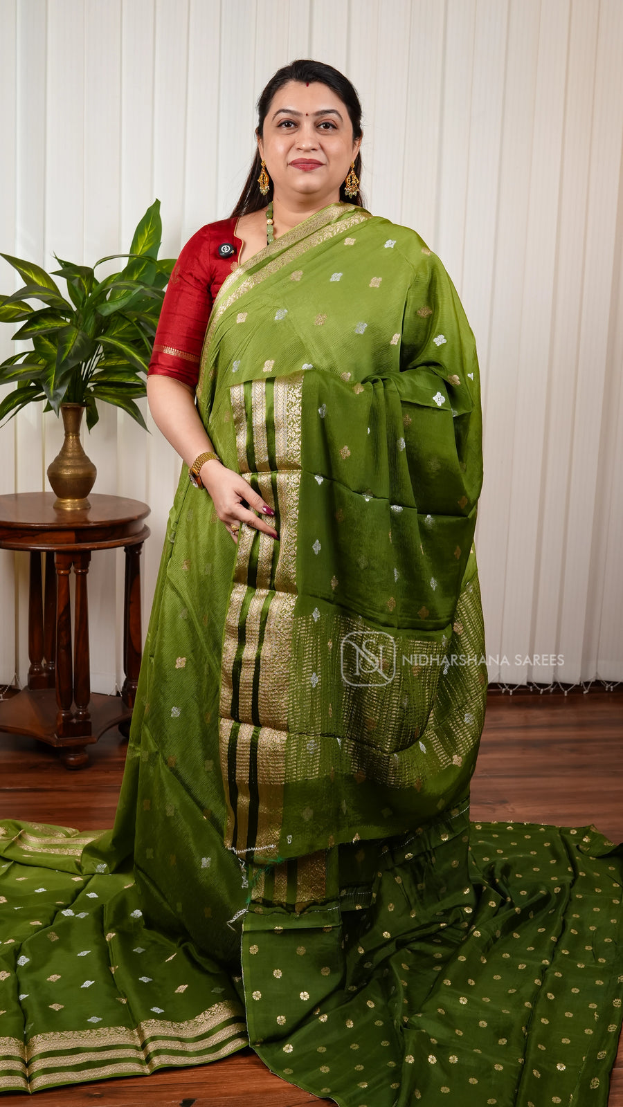 Premium Crepe Silk With Silver And Gold Zari Butta Concept