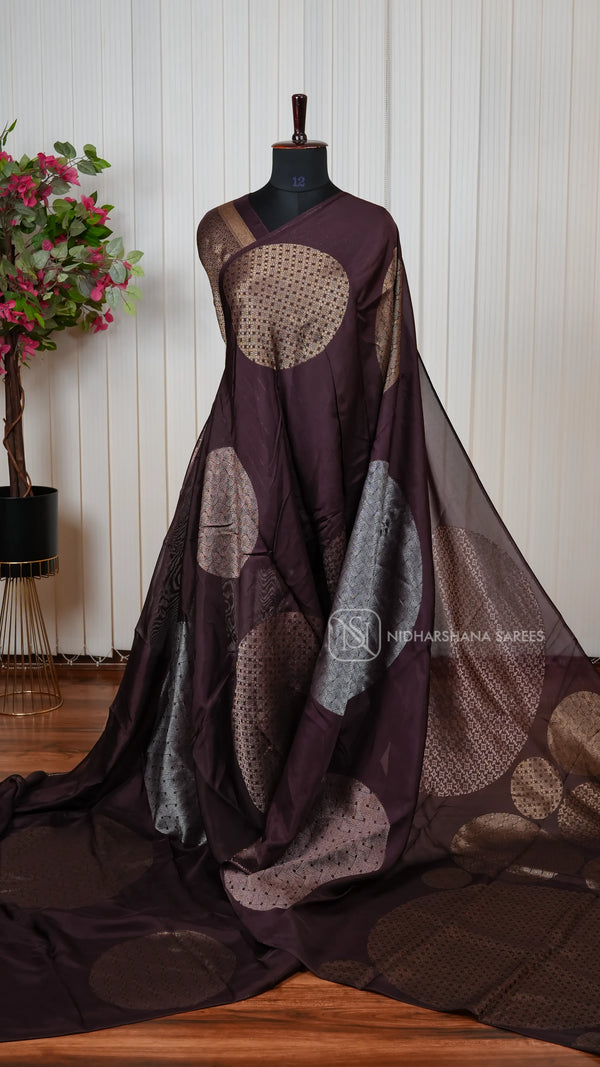 Premium Lightweight Blended Crepe Viscose Saree with All-Over Zari Design Concept