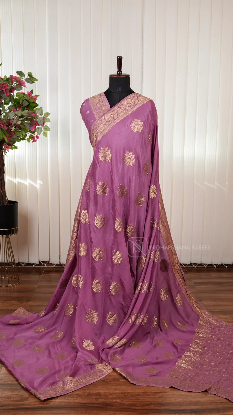 Premium Pure Crepe Viscose Saree with Crush Butta Design and Crush Border Concept