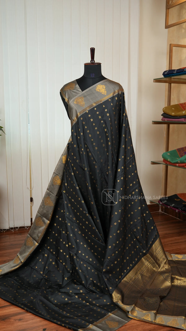 Semi Soft Silk Sari With Zari Butta And Contrast Border