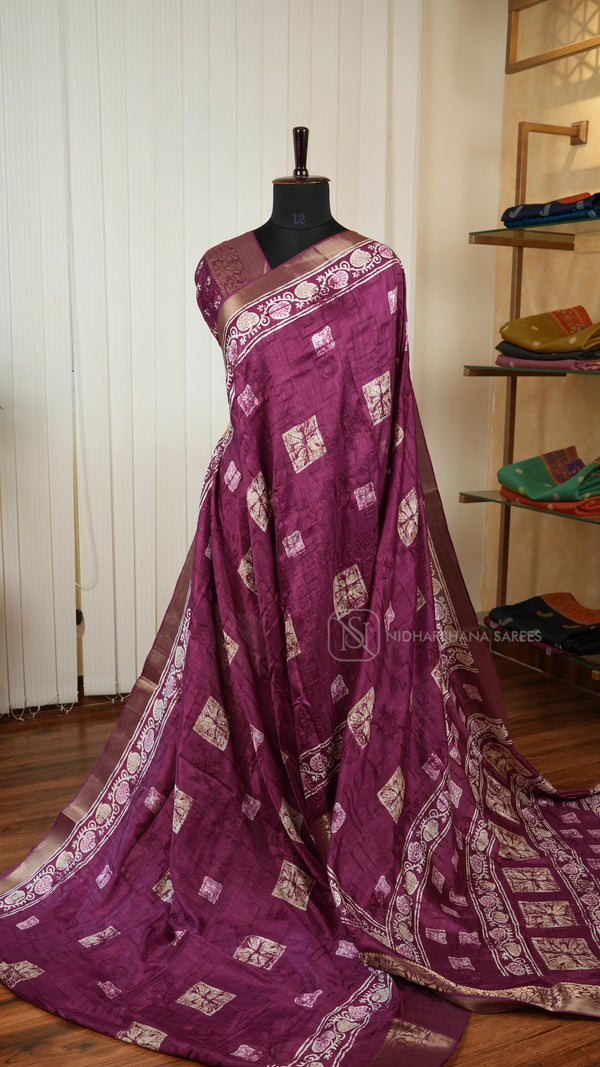 Semi Dola With Digital Print And Zari Border