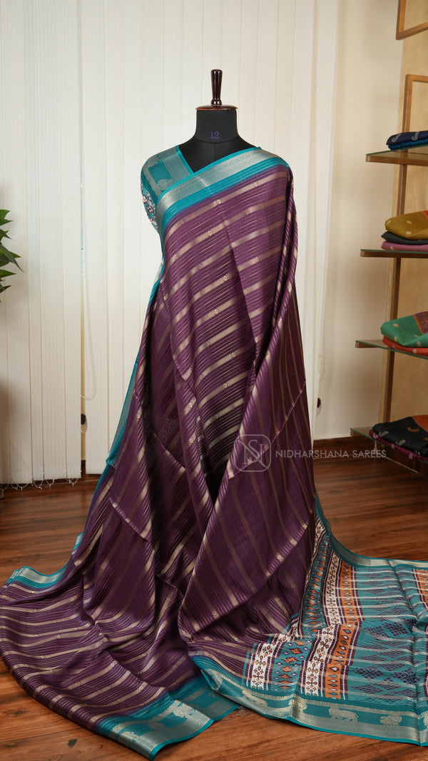 Semi Dola With Zari Lines And Contrast Border