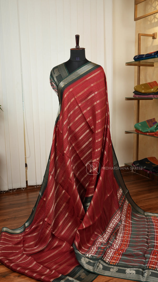Semi Dola With Zari Lines And Contrast Border