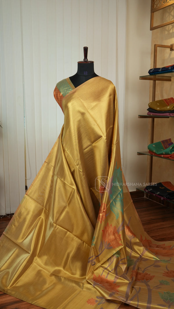 Tissue Saree With Floral Zari Weaving