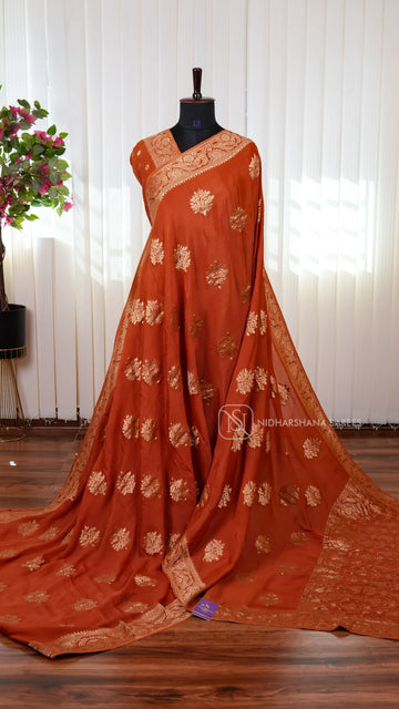 Premium Pure Crepe Viscose Saree with Crush Butta Design and Crush Border Concept