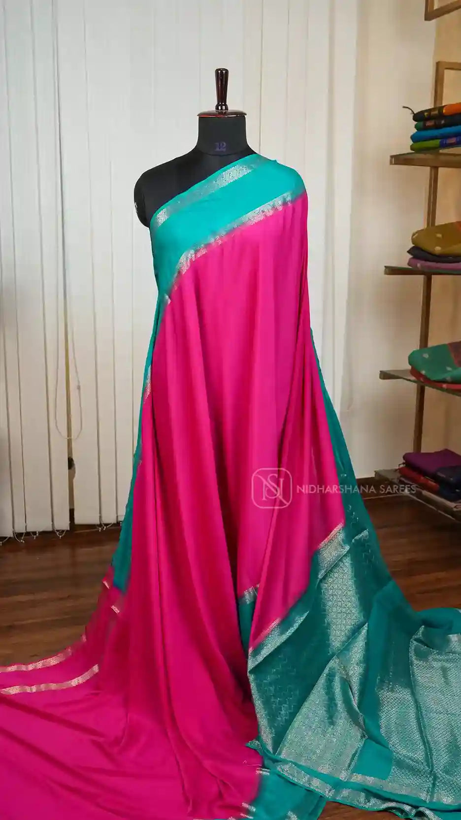 Semi Crepe With Gap Style Border
