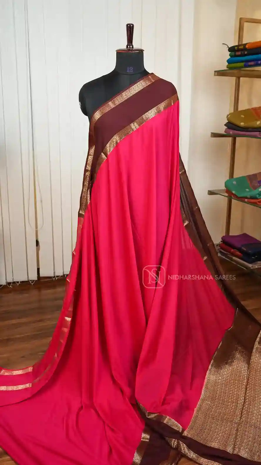 Semi Crepe With Gap Style Border