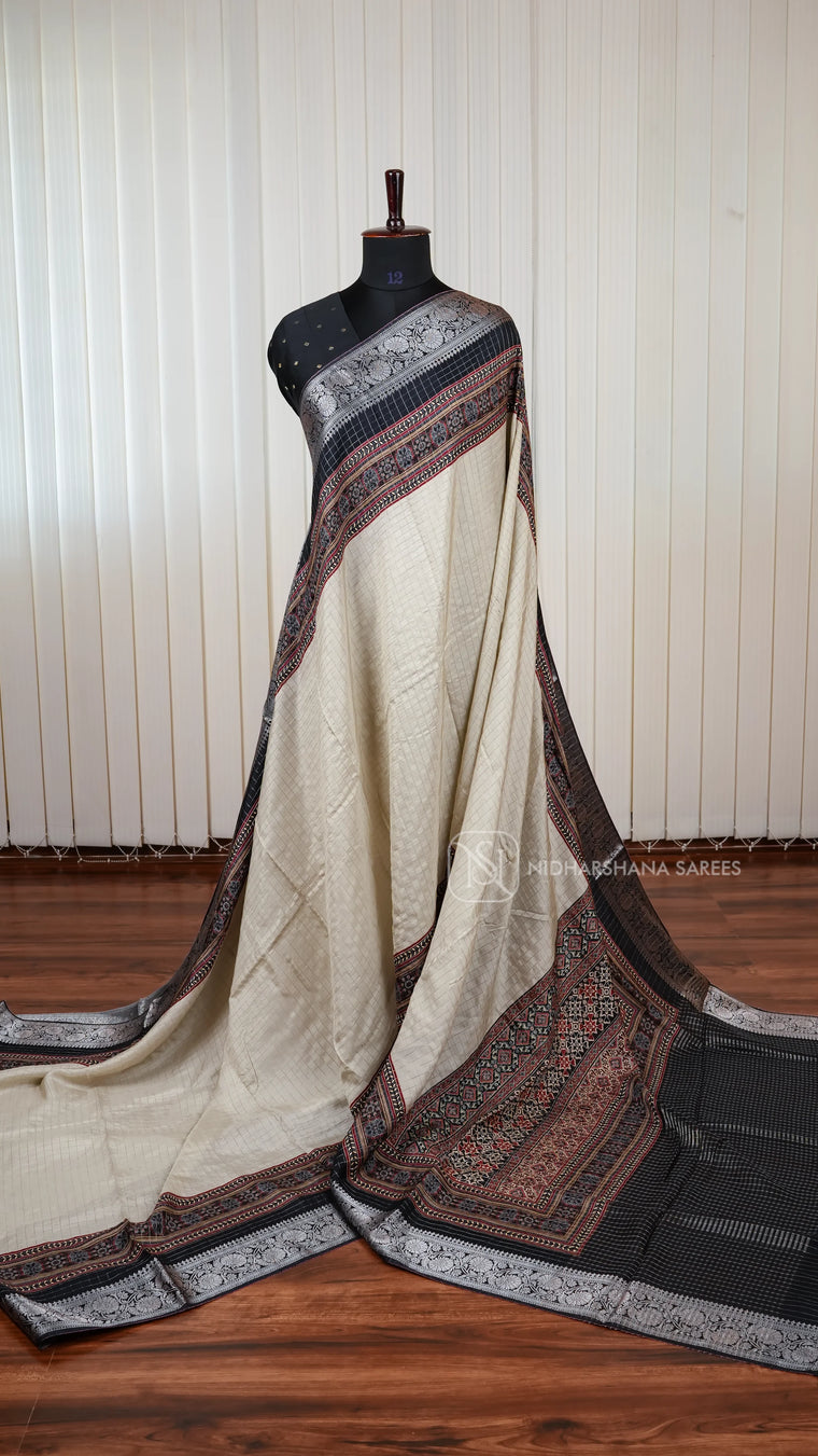Premium Viscose Saree With Silver Zari Checks And Contrast Border