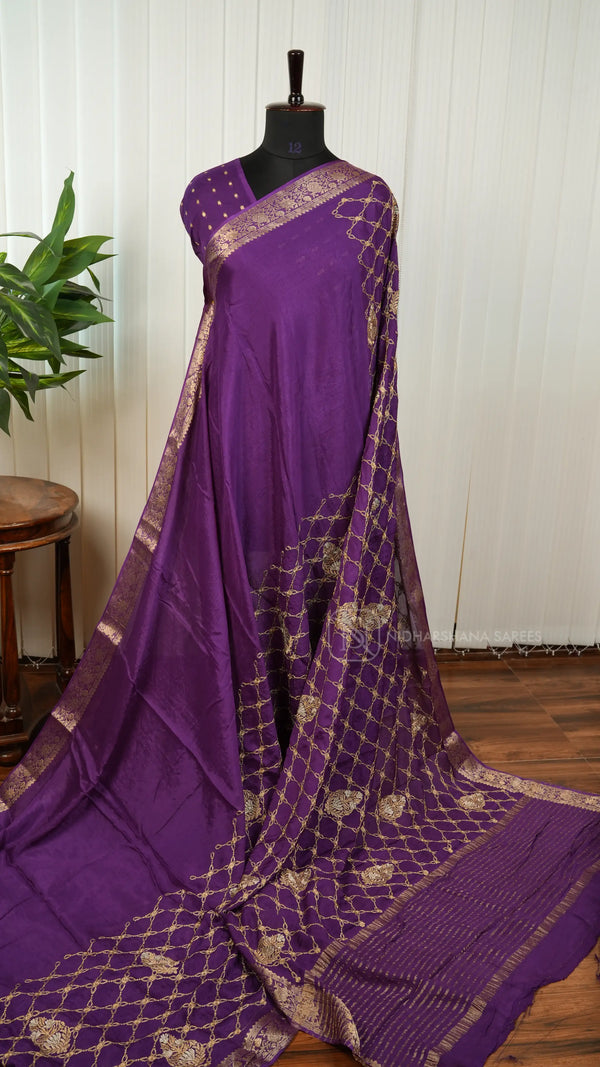 Premium Georgette With Zari Weaving And Zari Border Concept