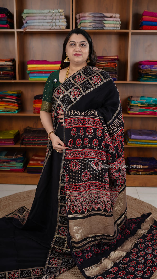 Semi Modal Silk With Elegant Square Pattern And Floral Motifs