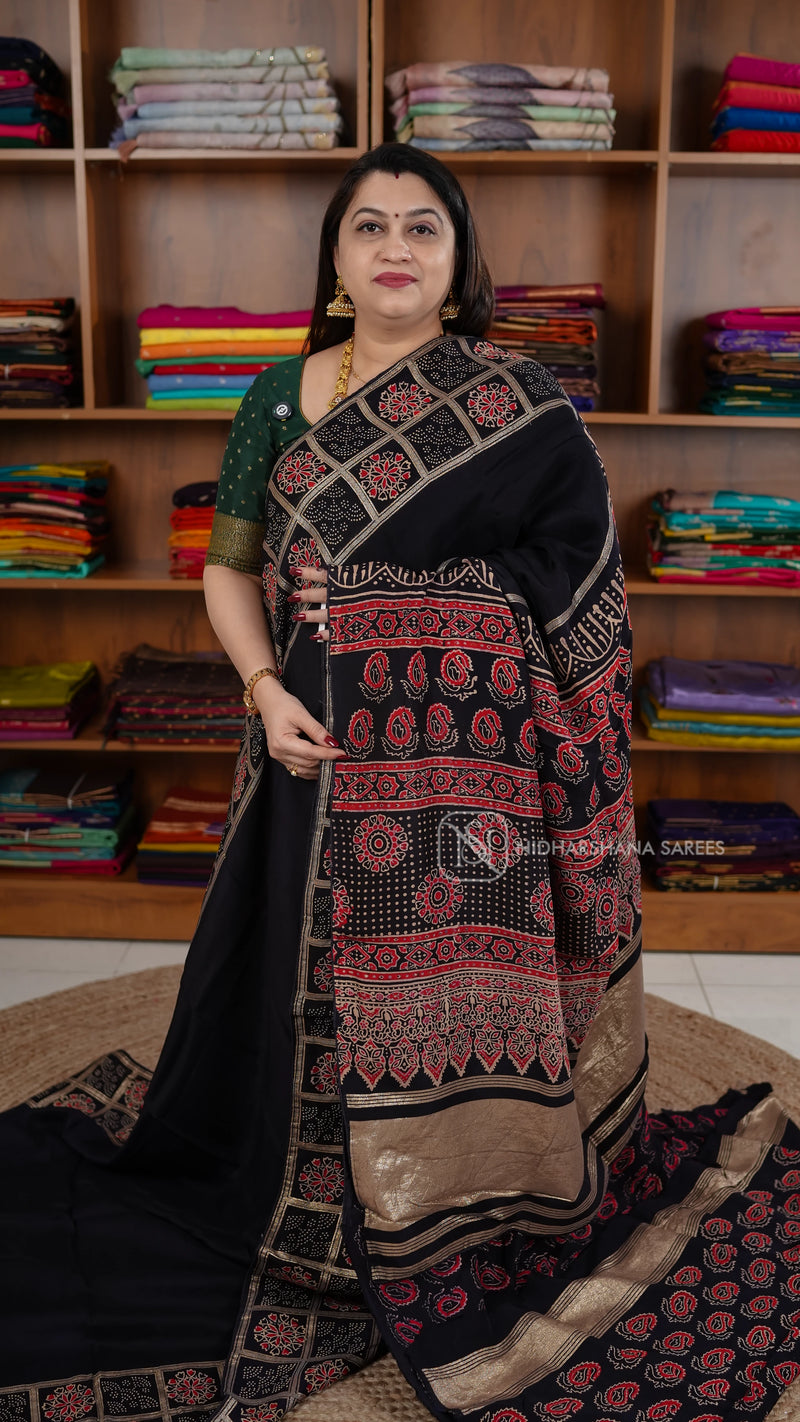 Semi Modal Silk With Elegant Square Pattern And Floral Motifs