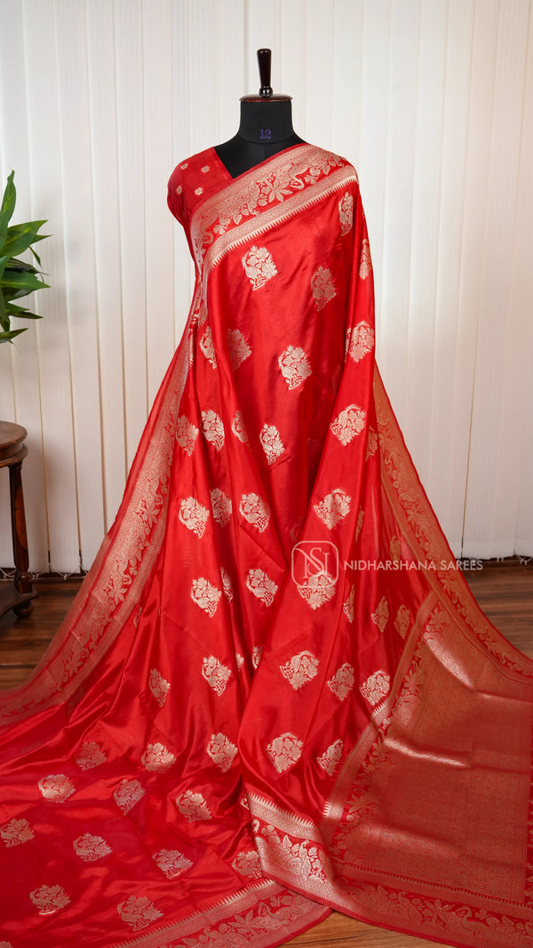 Warm Silk With Zari Butta And Zari Weaving Border