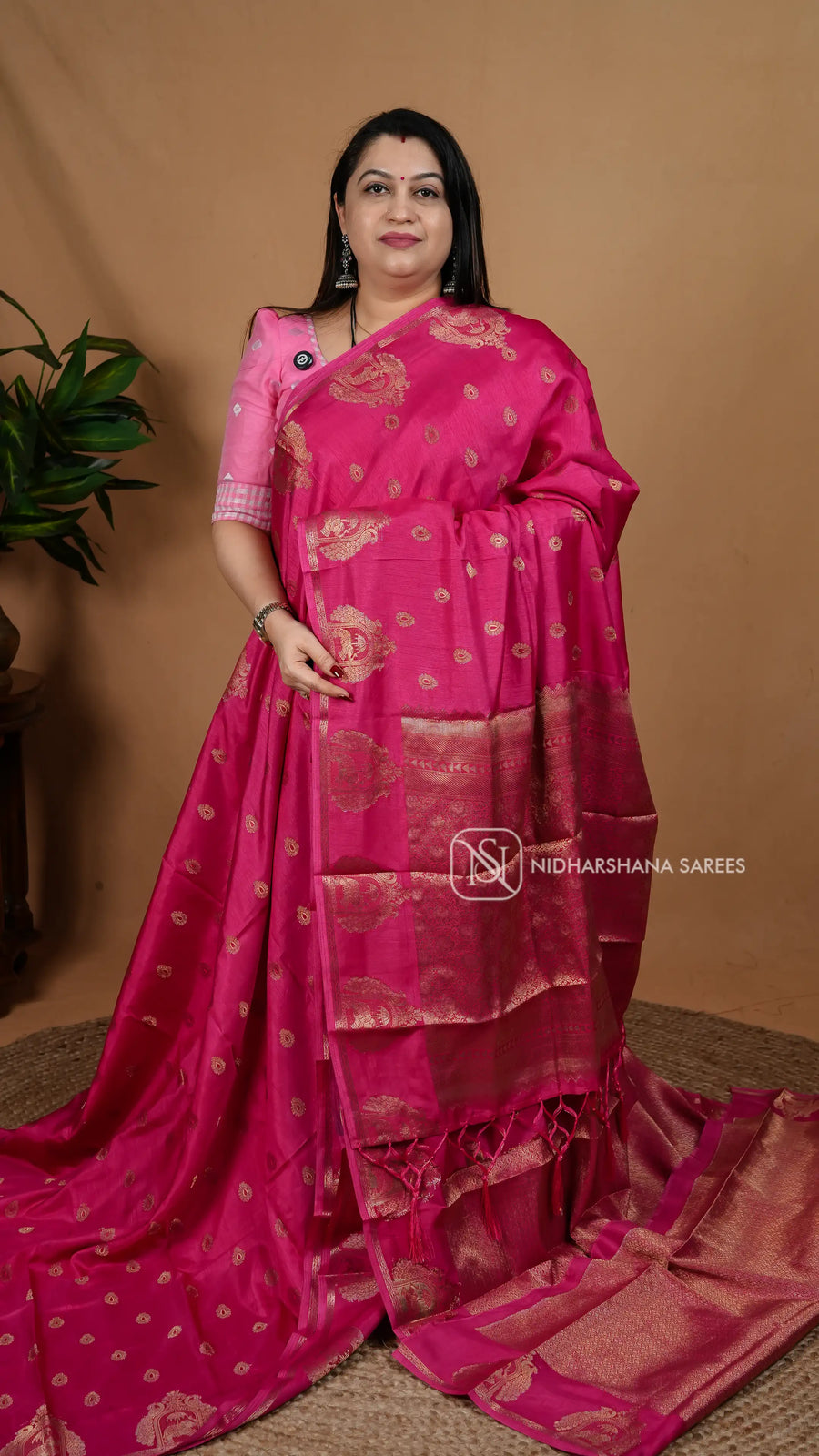 Soft Silk  With Meena Zari Butta And Zari Temple Weaving Border