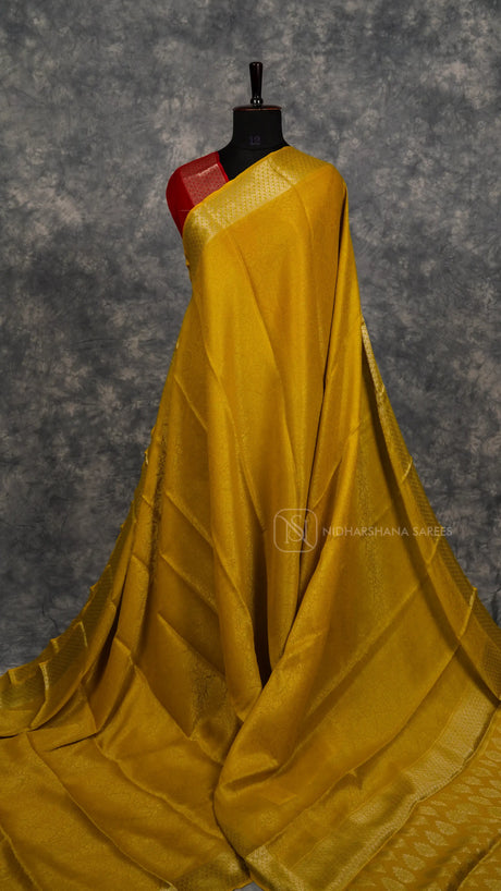 Premium Georgette With Floral Zari Weaving Zari Border