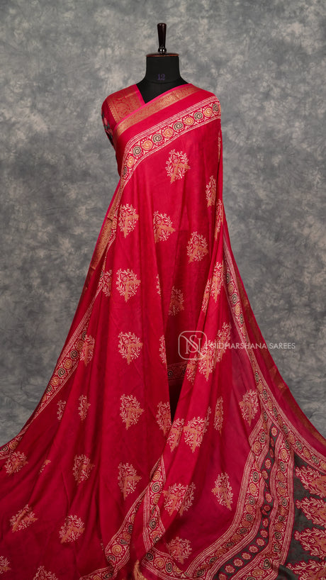 Muslin Georgette With Digital Print Butta And Zari Border