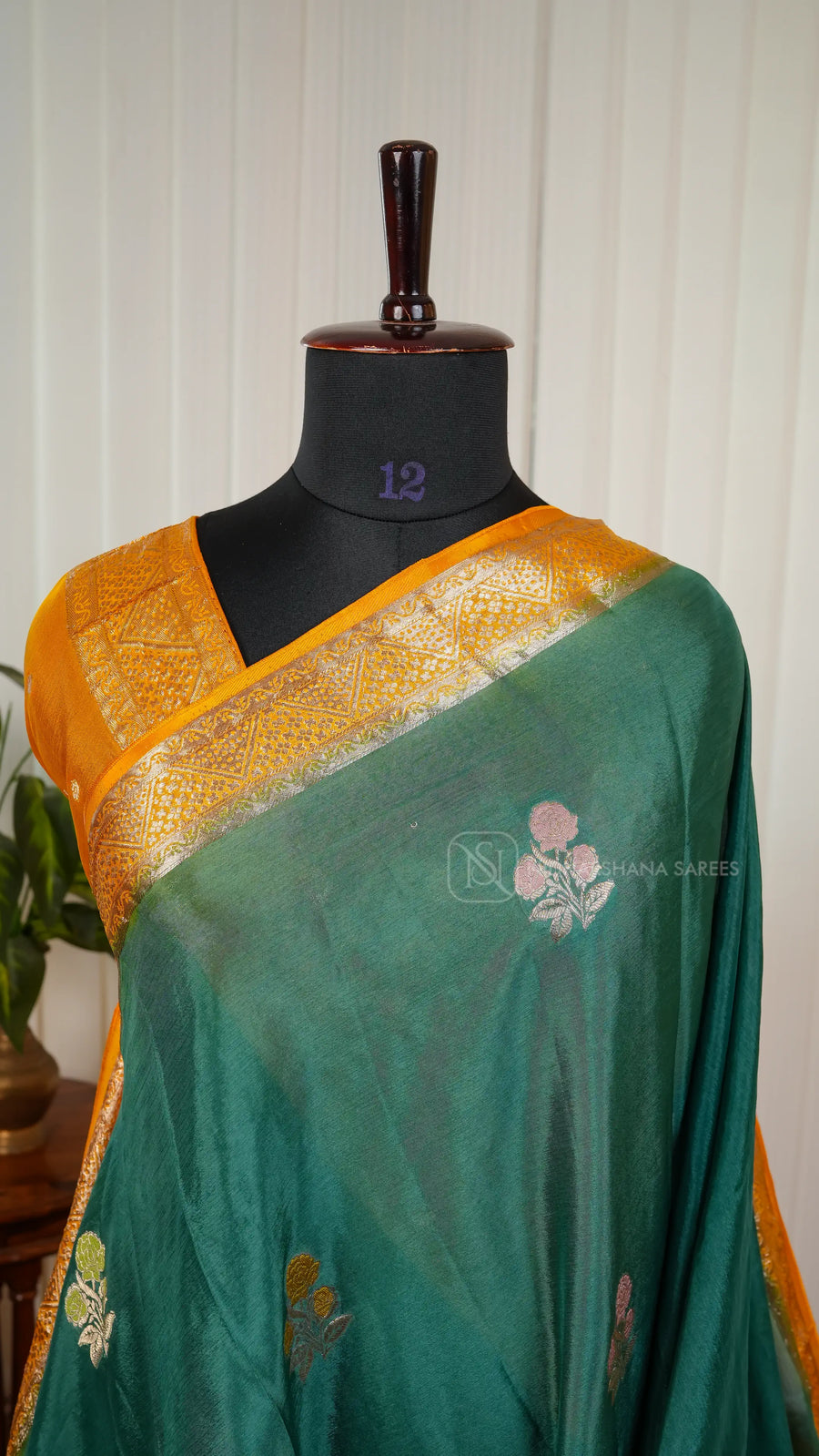 Chinon Georgette With Floral Zari Weaving And Contrast Zari Border