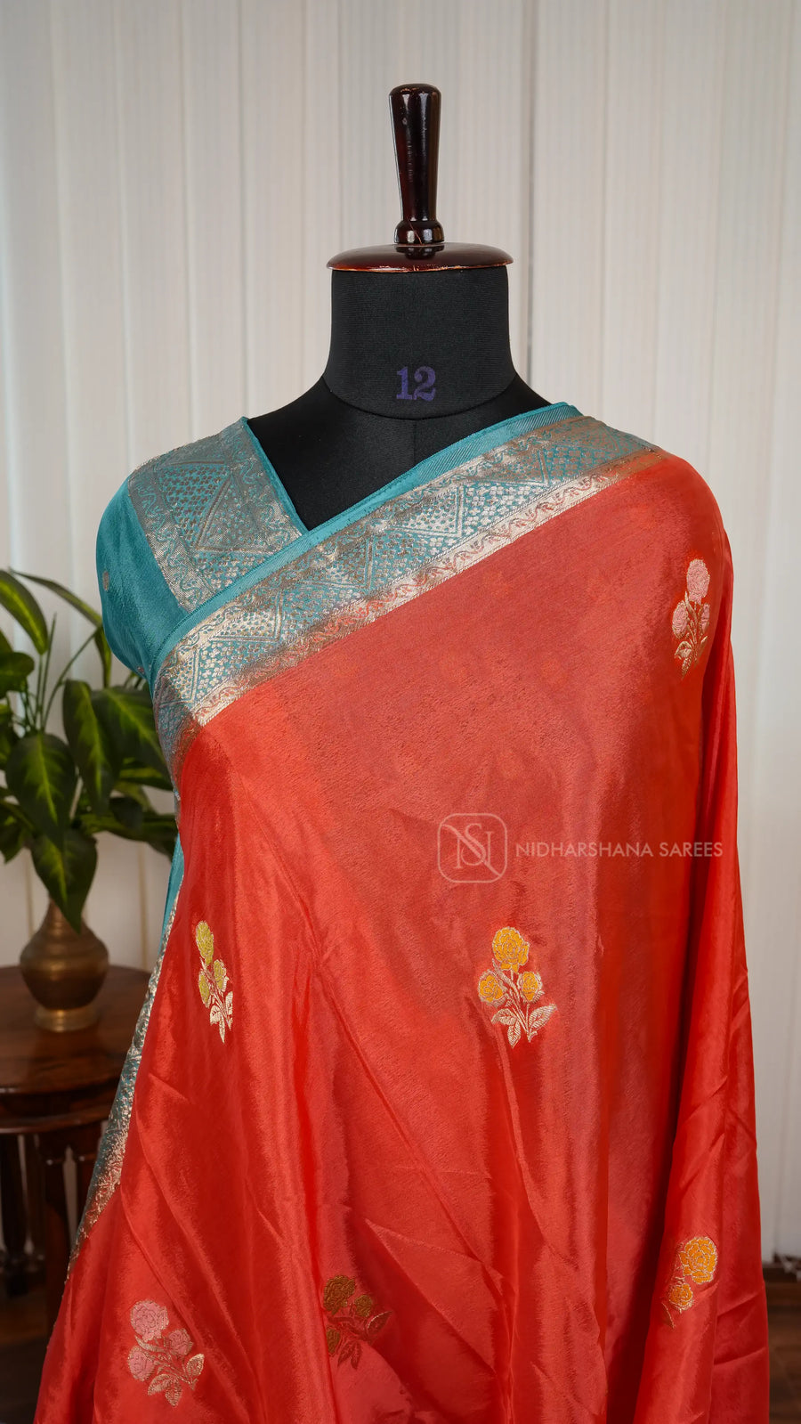 Chinon Georgette With Floral Zari Weaving And Contrast Zari Border