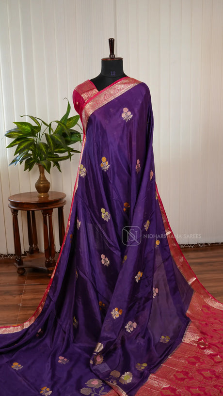 Chinon Georgette With Floral Zari Weaving And Contrast Zari Border