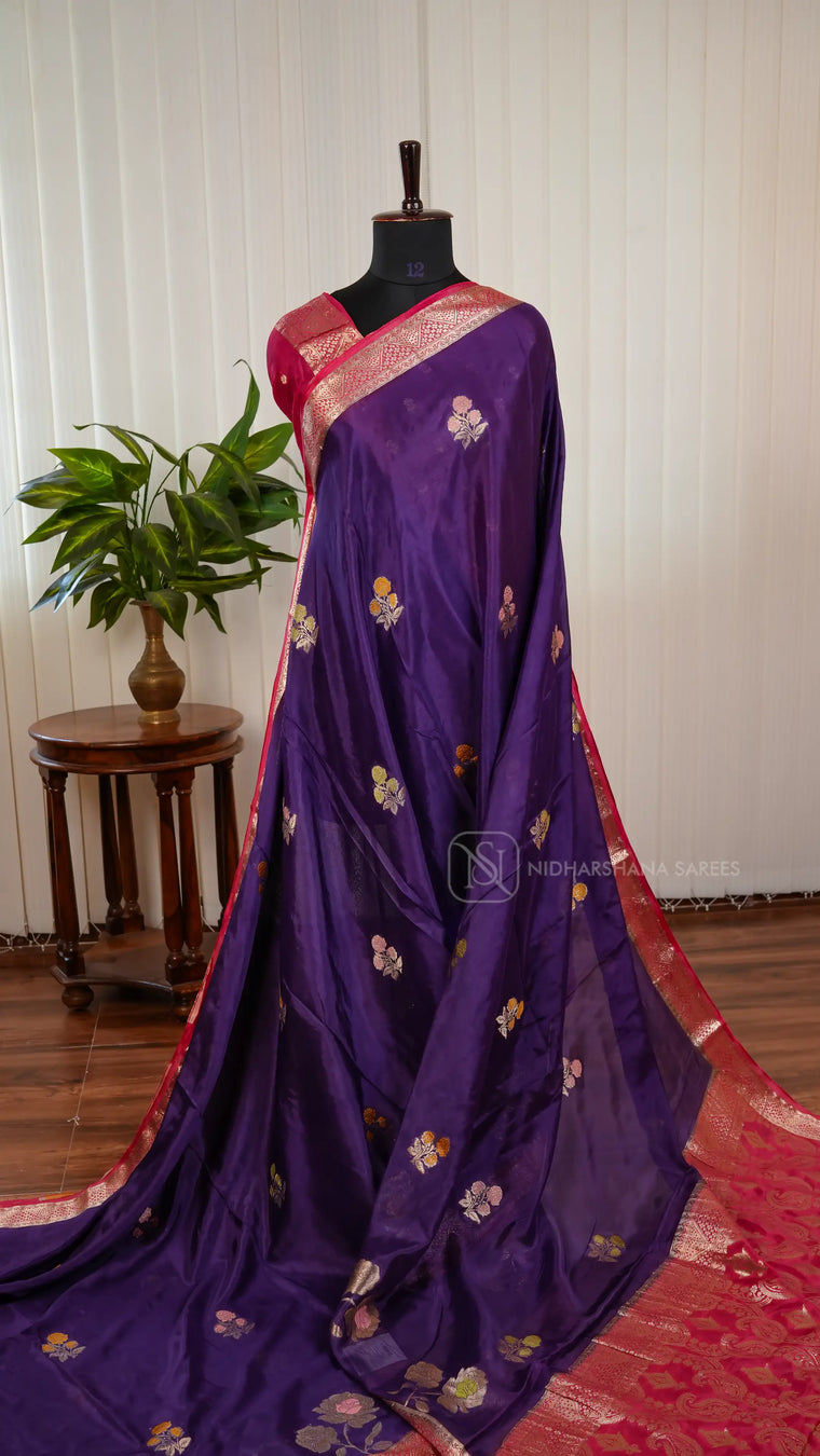 Chinon Georgette With Floral Zari Weaving And Contrast Zari Border