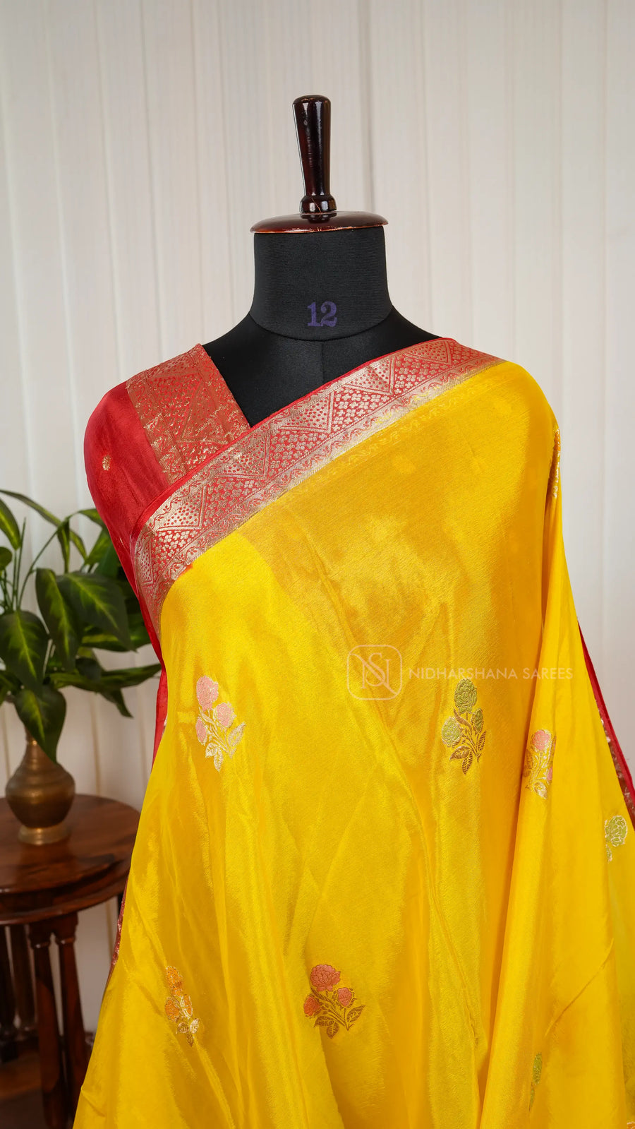 Chinon Georgette With Floral Zari Weaving And Contrast Zari Border