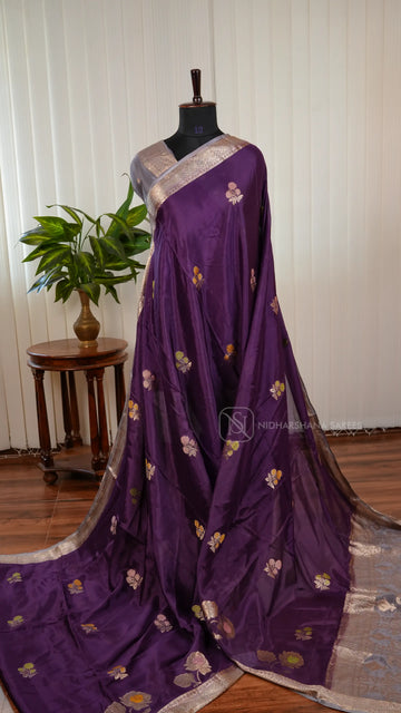 Chinon Georgette With Floral Zari Weaving And Contrast Zari Border
