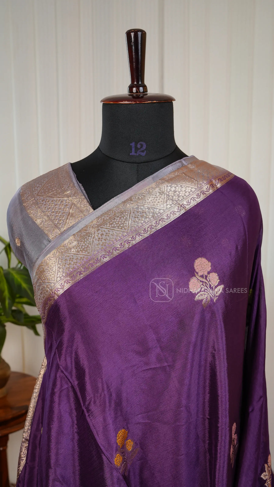 Chinon Georgette With Floral Zari Weaving And Contrast Zari Border