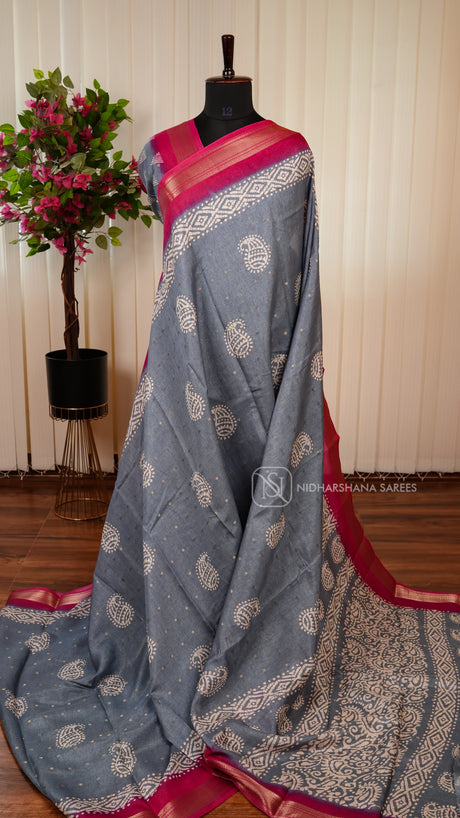 Semi Dola With Mango Digital Print And Zari Border