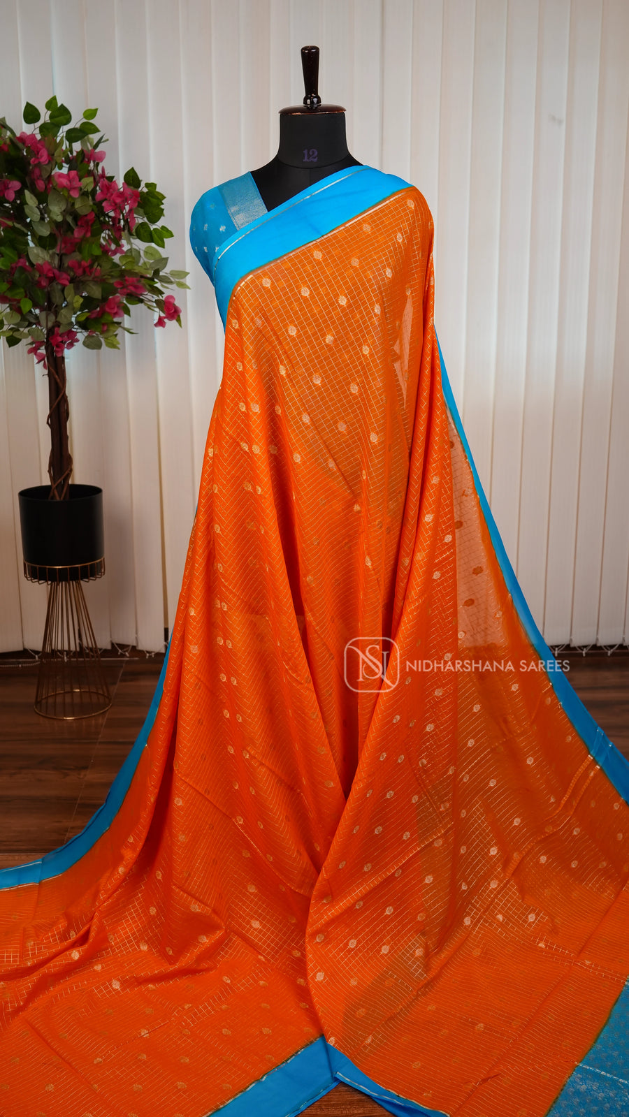 Semi Crepe With Zari Checks And Zari And Contrast Border