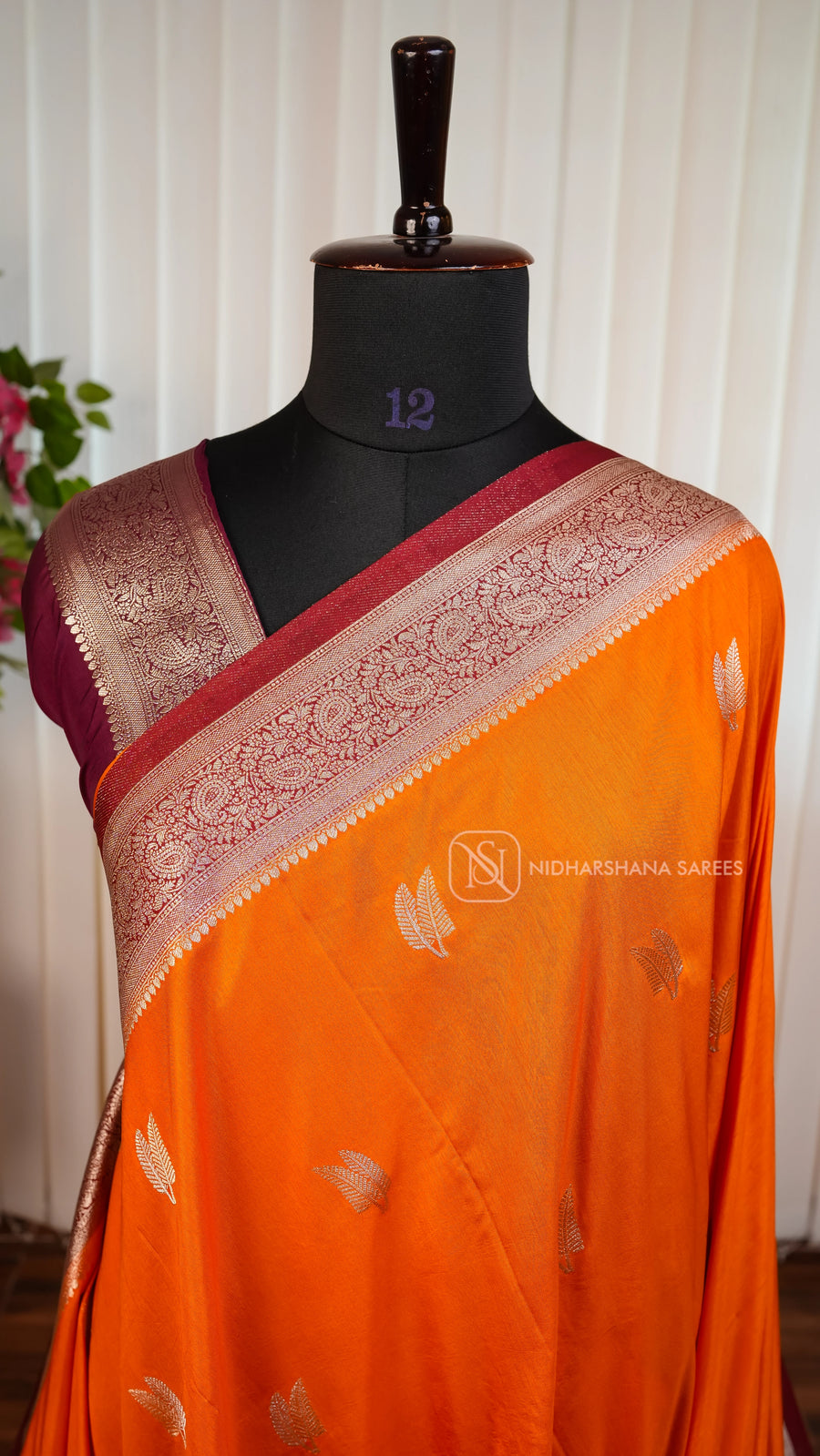 Semi Tussar With Zari Butta And Contrast Zari Border
