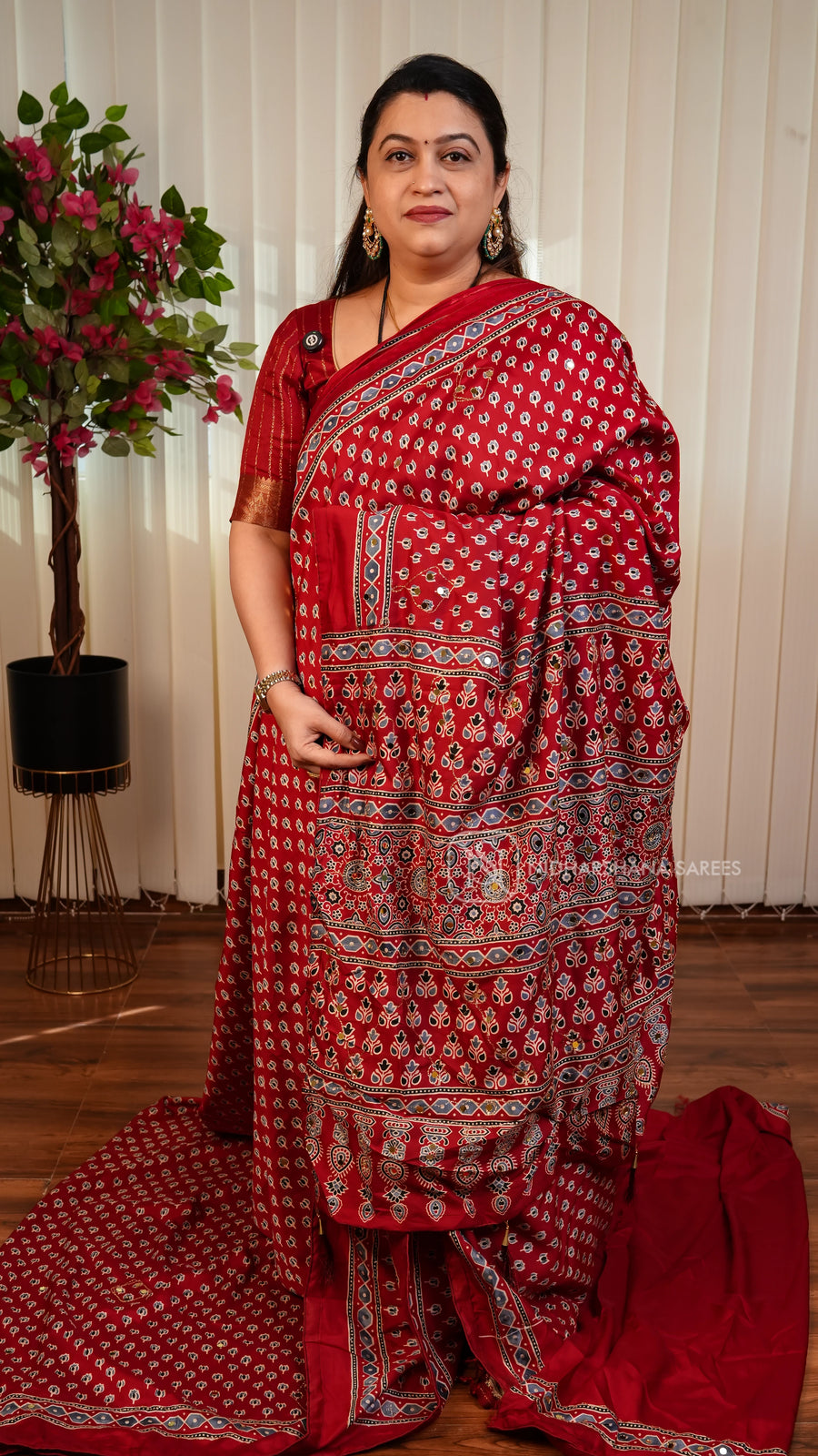 Matka Cotton With Mirror Work Concept