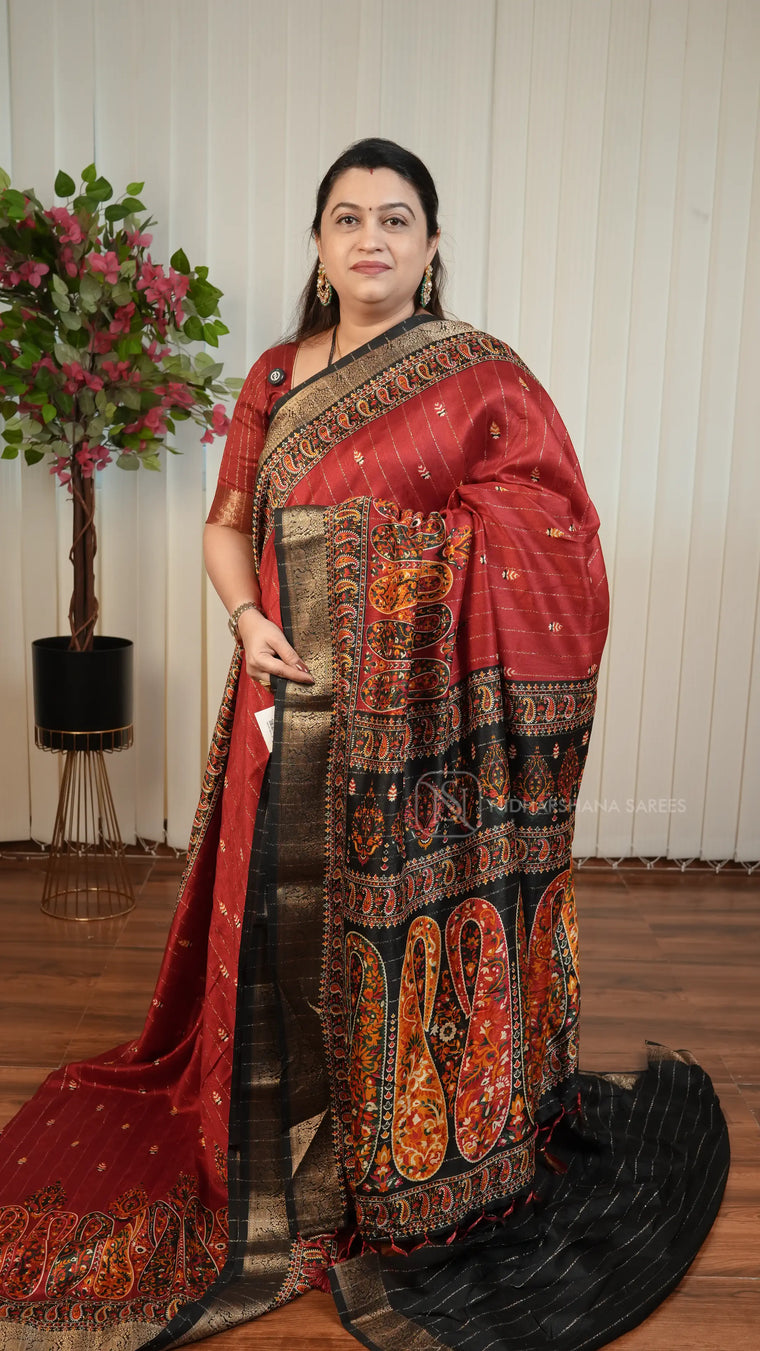 Spun Cotton With Zari Lines And  Paisley Design Concept