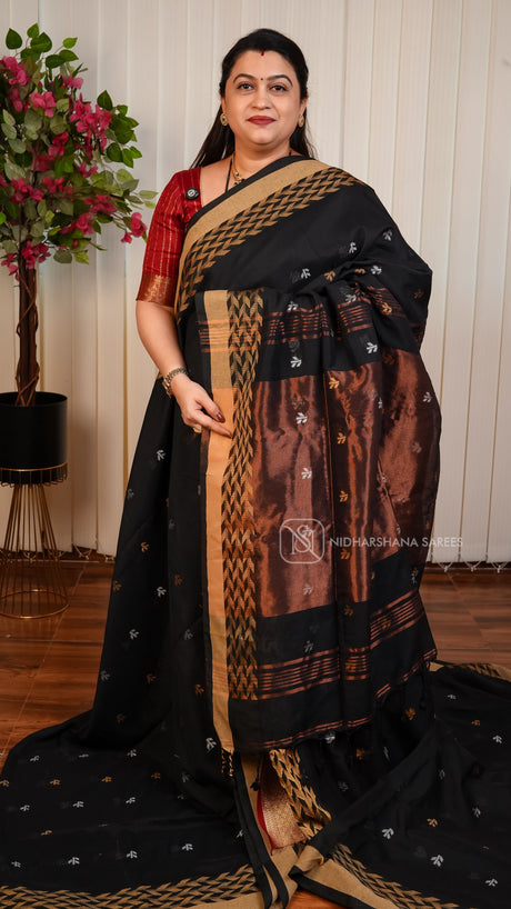 Bengal Cotton With Thread Weaving Concept