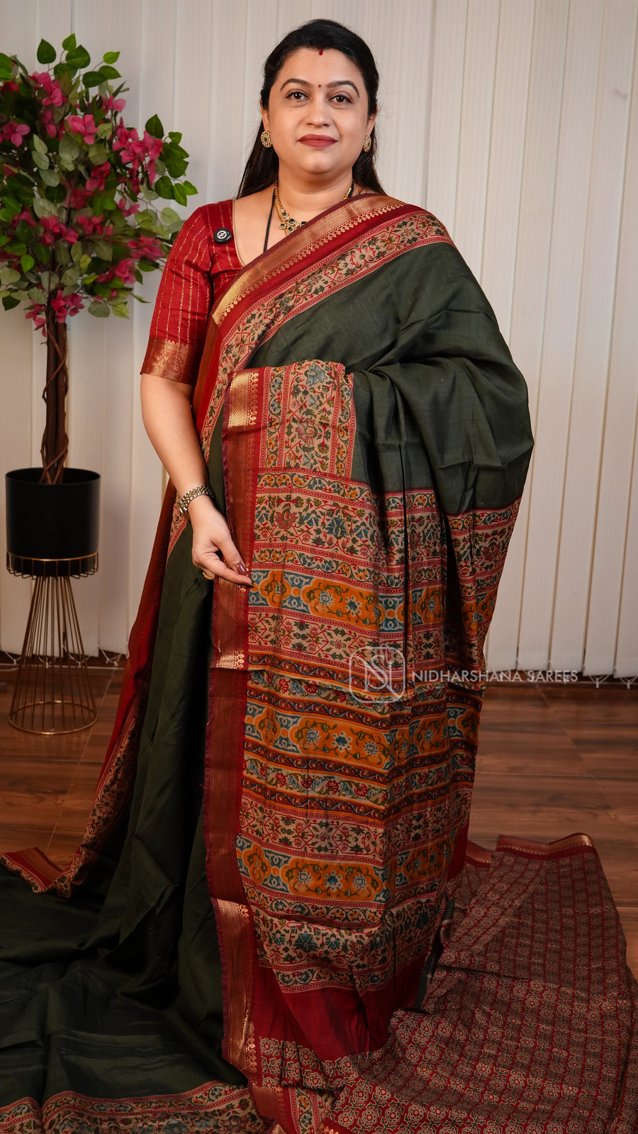 Viscose Cotton With Digital Print And Small Zari Border