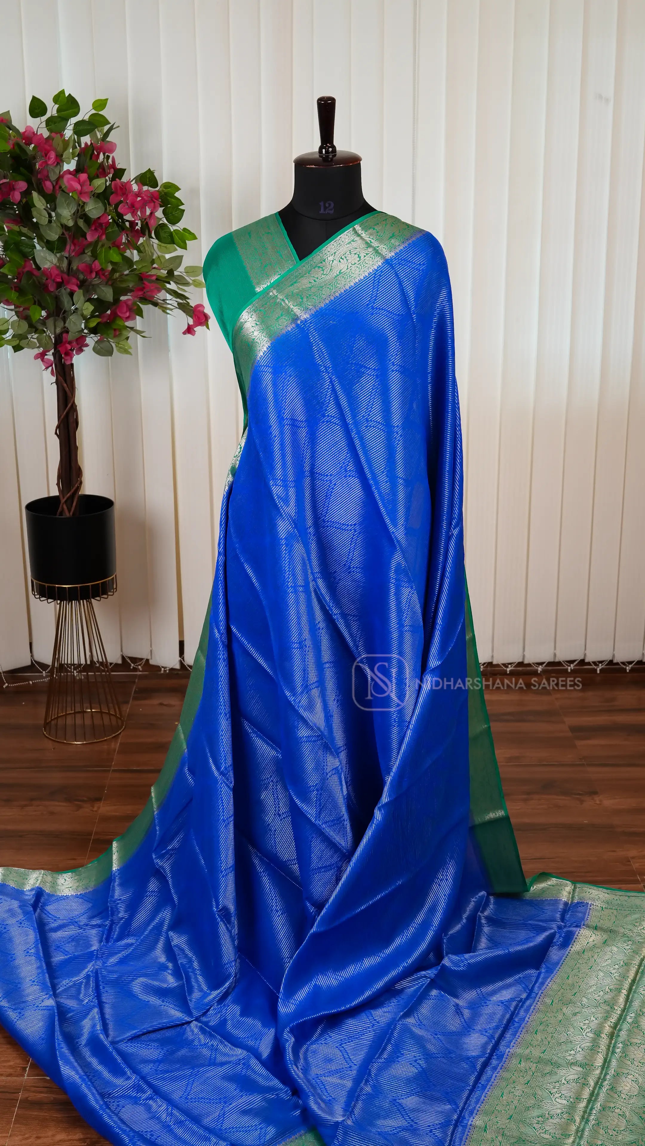 Crepe Georgette With Zari Lines And Contrast Border