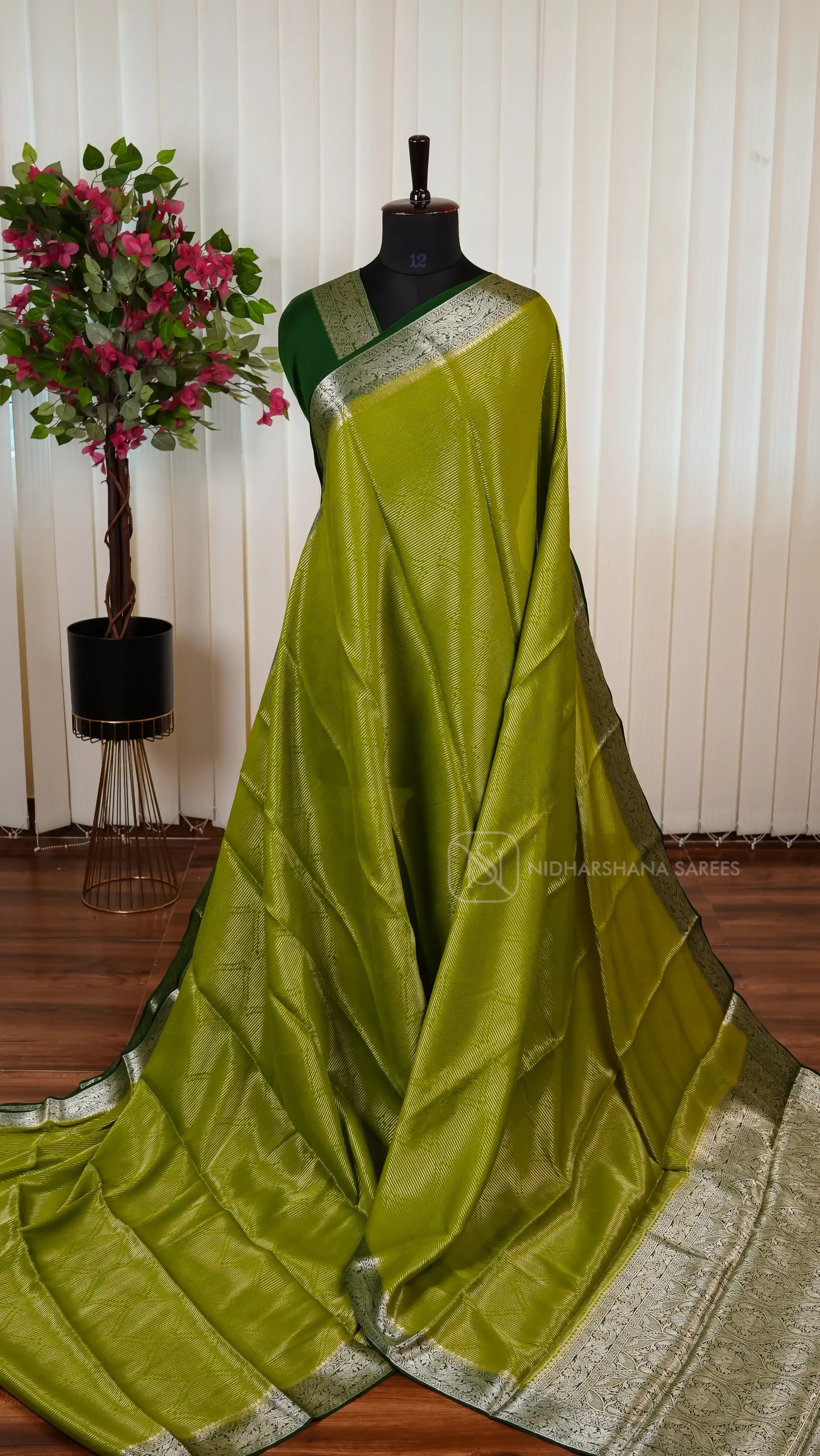 Crepe Georgette With Zari Lines And Contrast Border