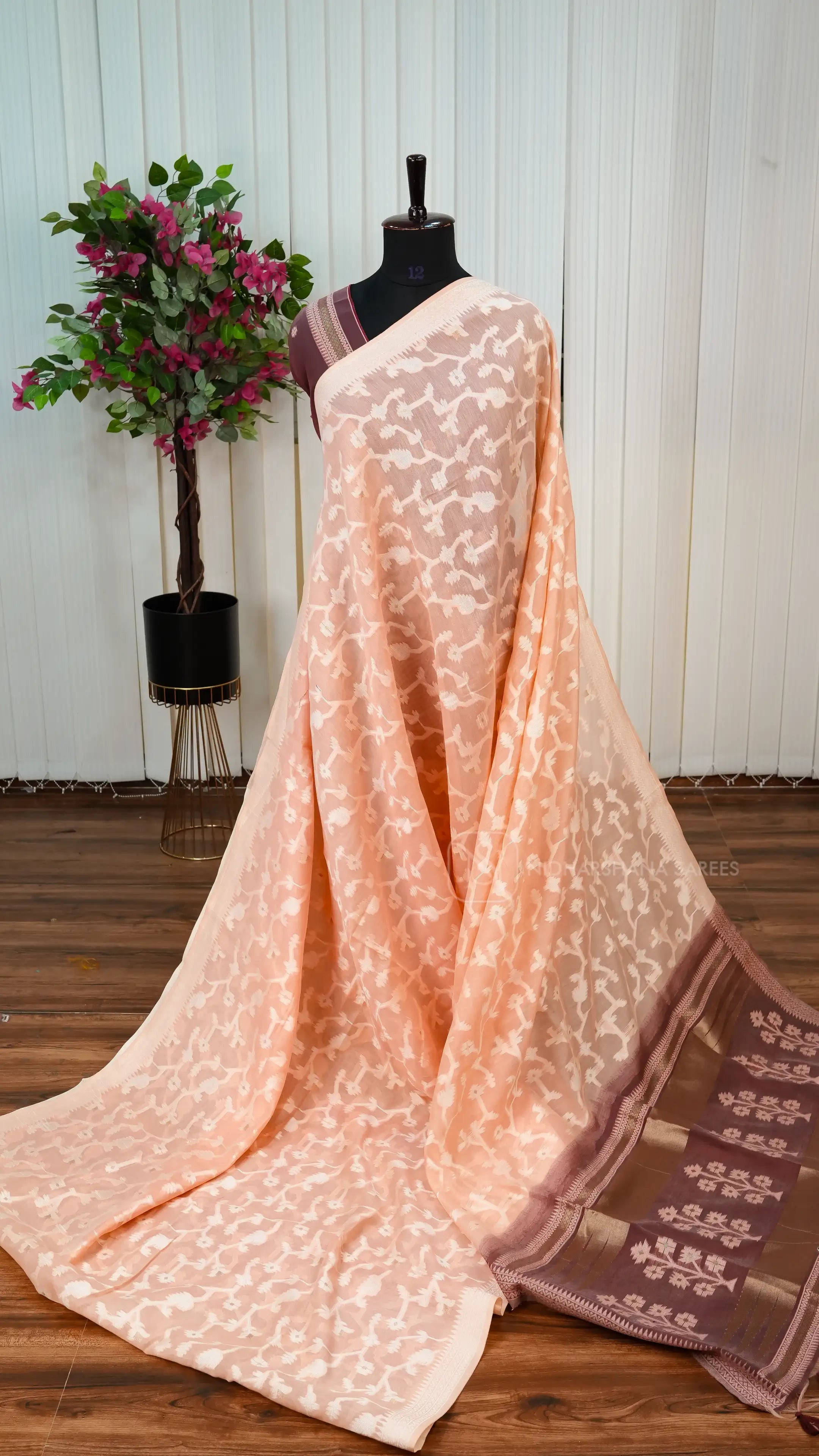Munga Cotton With Woven Concept