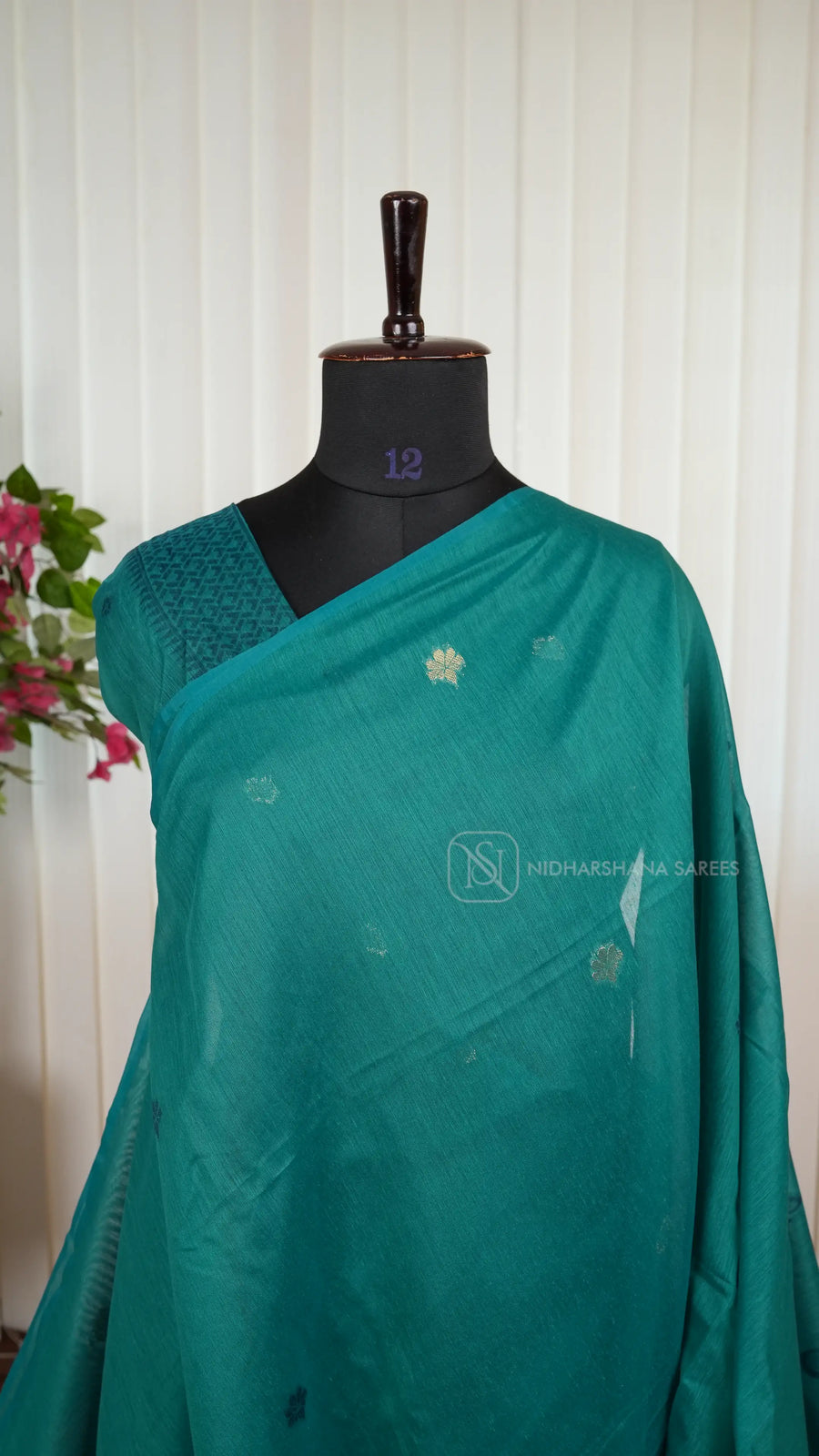 Munga Cotton With Zari Butta And Thread Weaving Concept