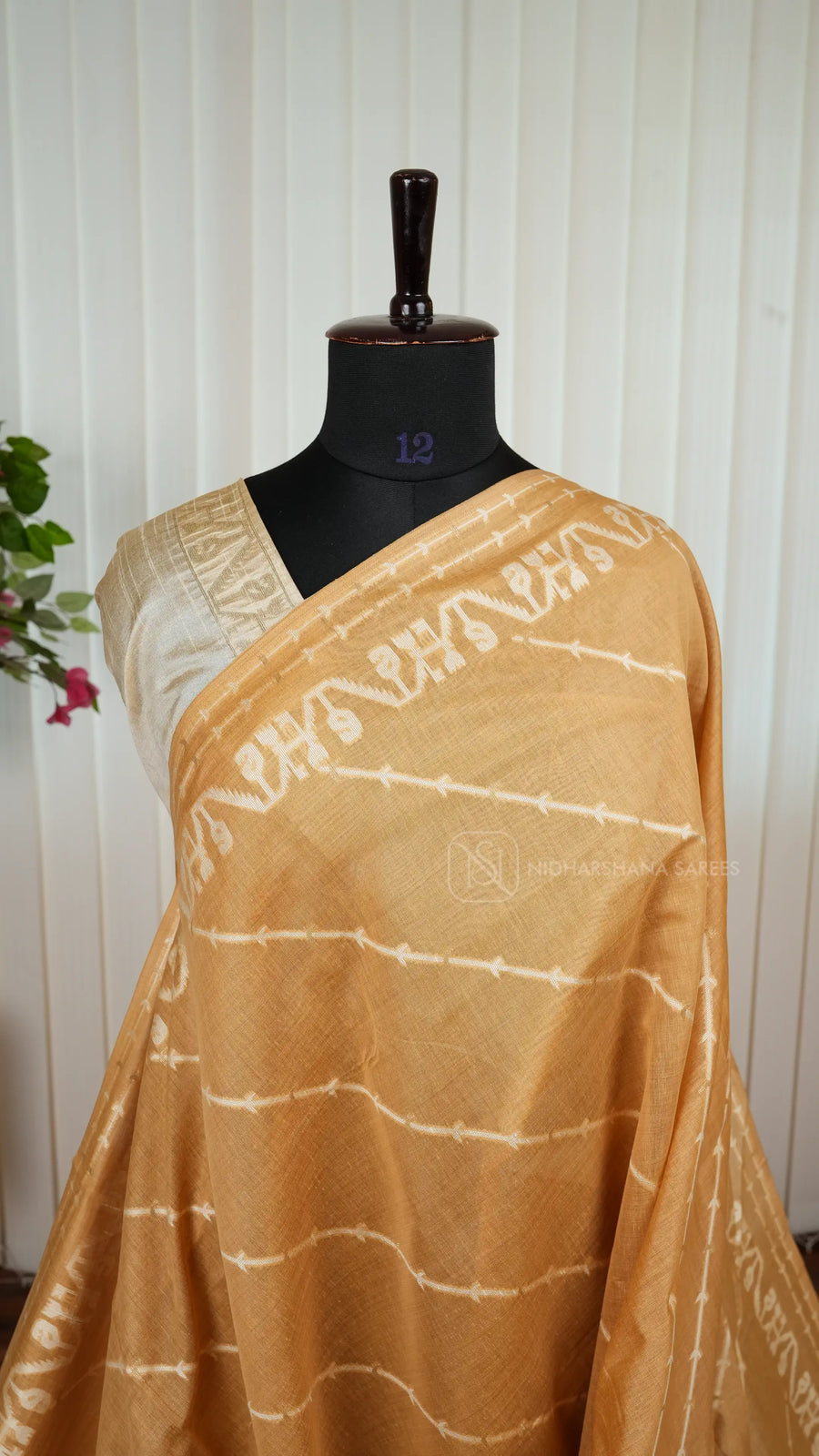 Munga Cotton With Thread Weaving Concept