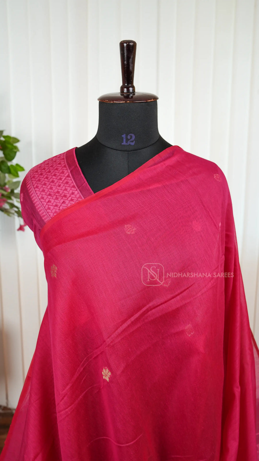 Munga Cotton With Zari Butta And Thread Weaving Concept