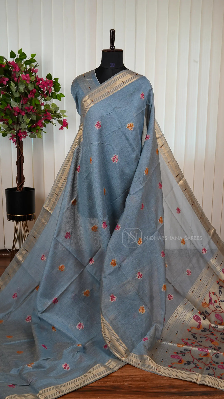 Munga Cotton With Zari Weaving Concept