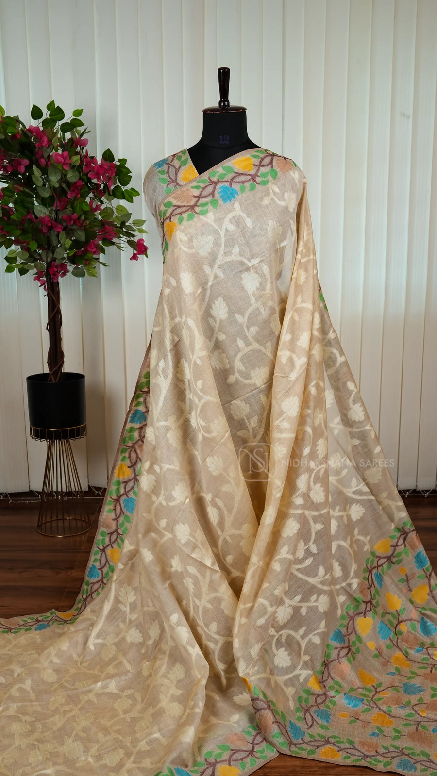 Munga Cotton With Thread Weaving Concept