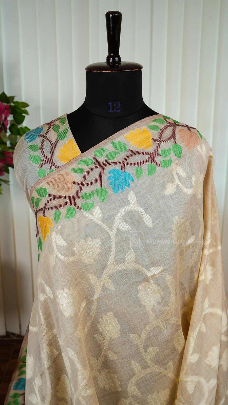 Munga Cotton With Thread Weaving Concept
