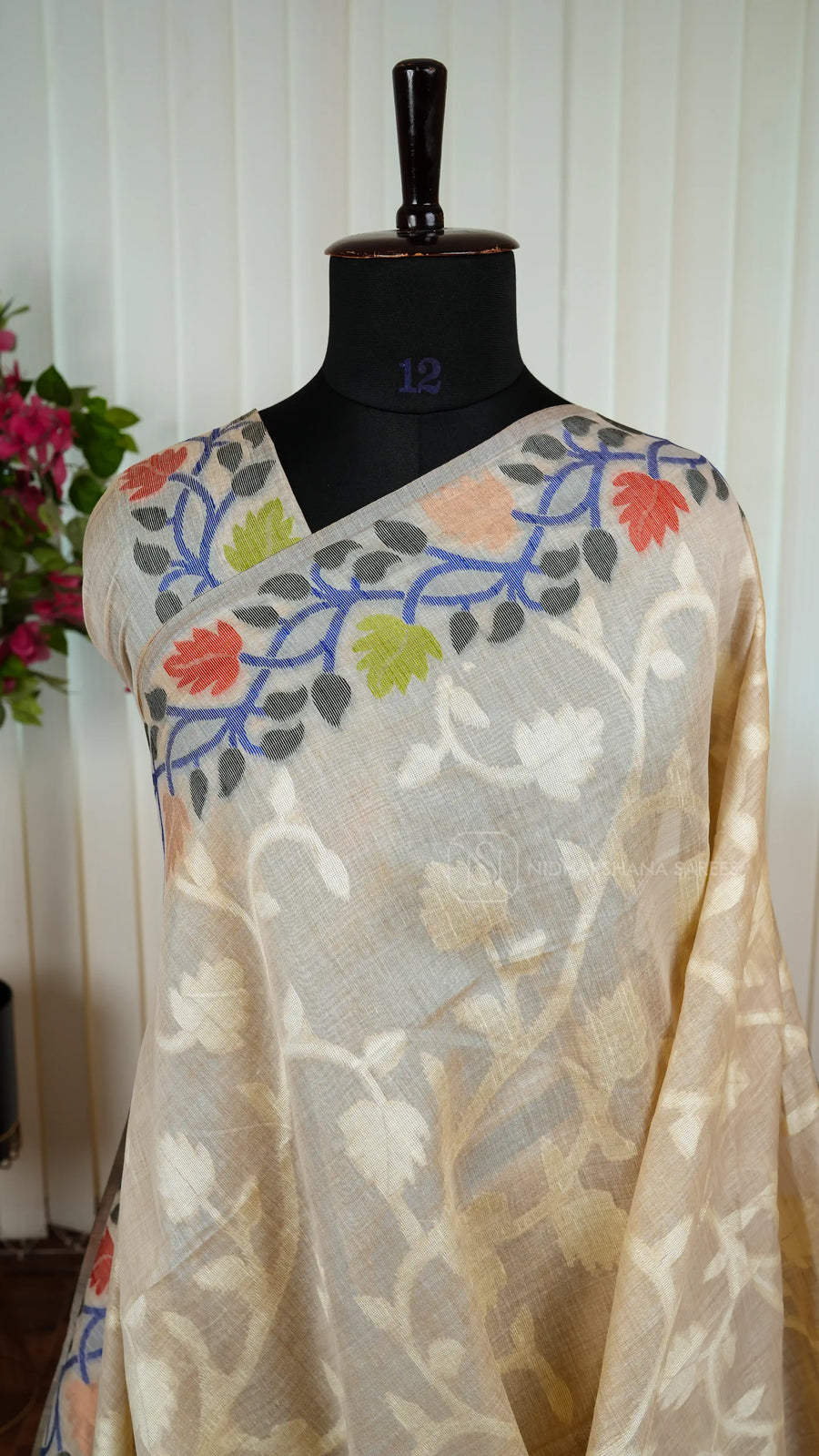 Munga Cotton With Thread Weaving Concept