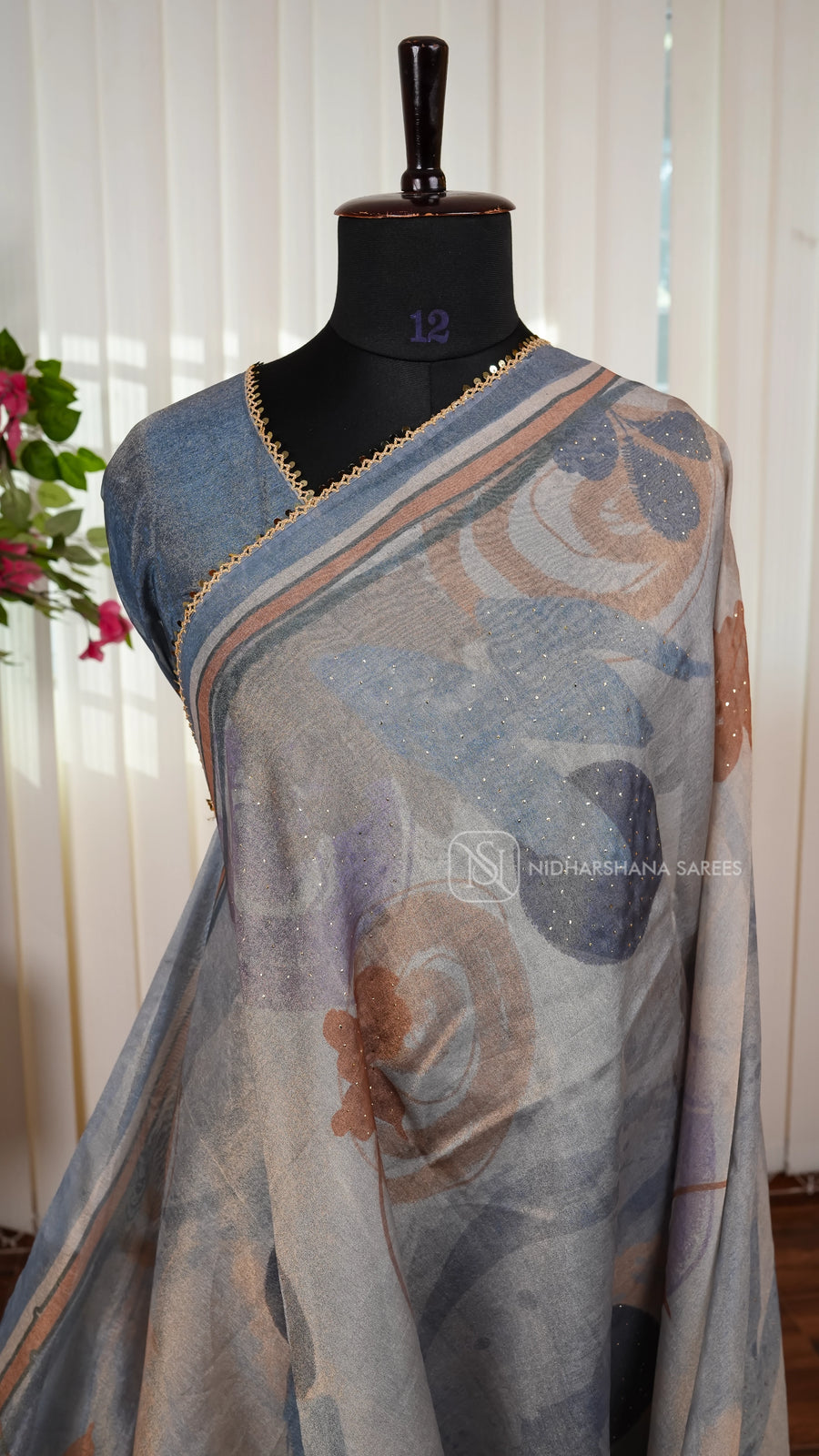 Shimmer Tissue With Chamki Lace