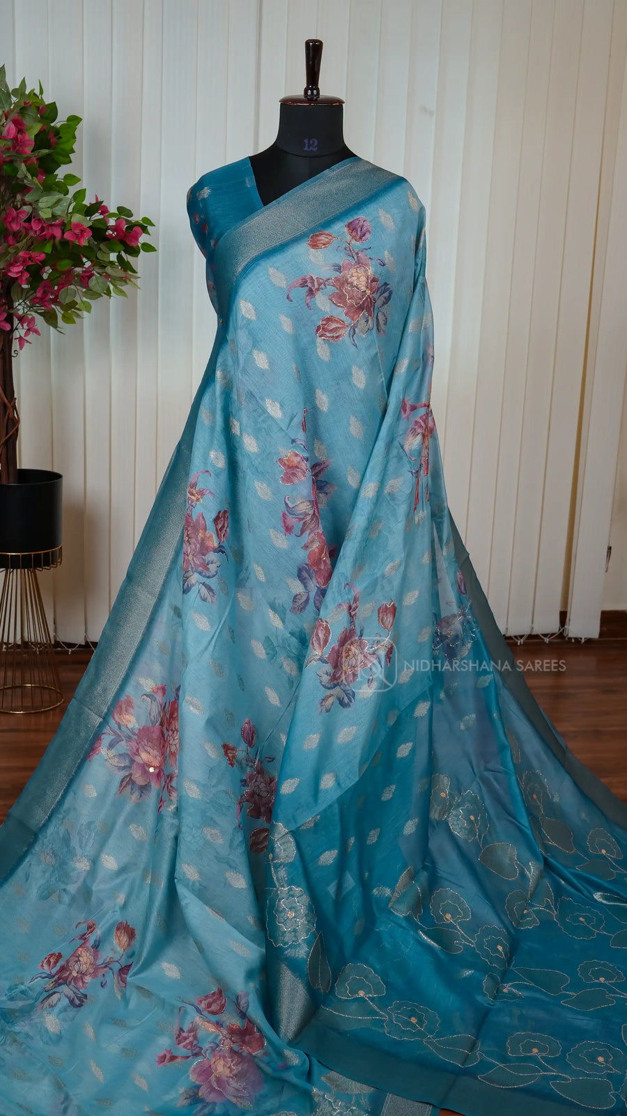 Semi Chanderi Tissue With Pita Work Concept