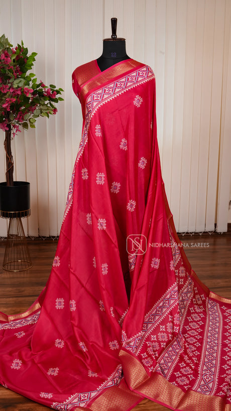 Semi Dola With Digital Print And Zari Border