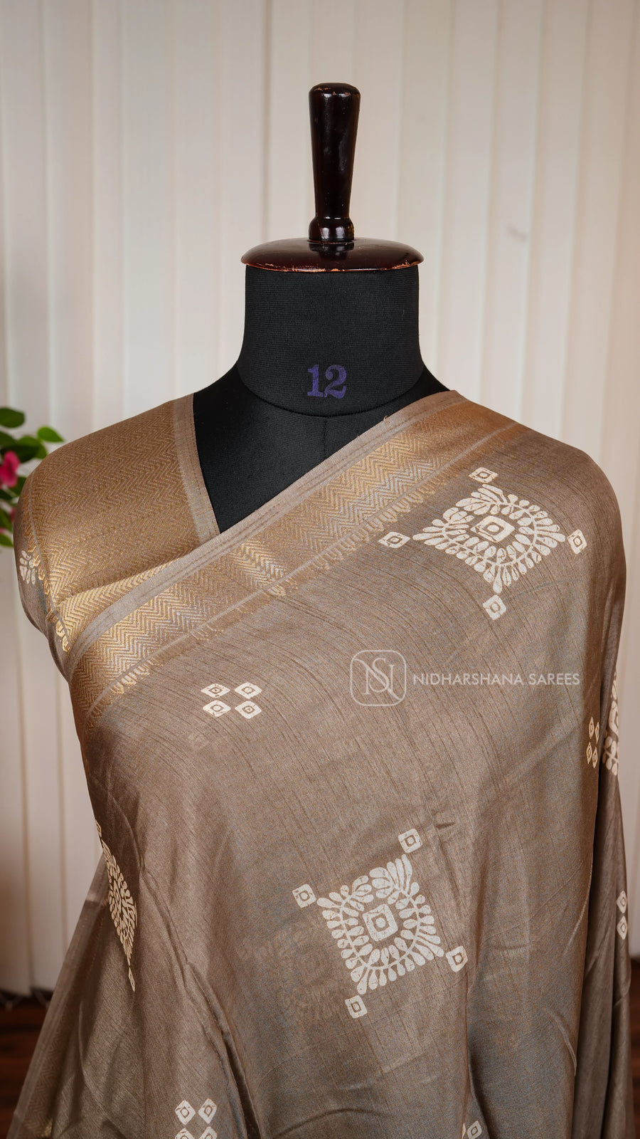 Semi Dola With Digital Print And Zari Border