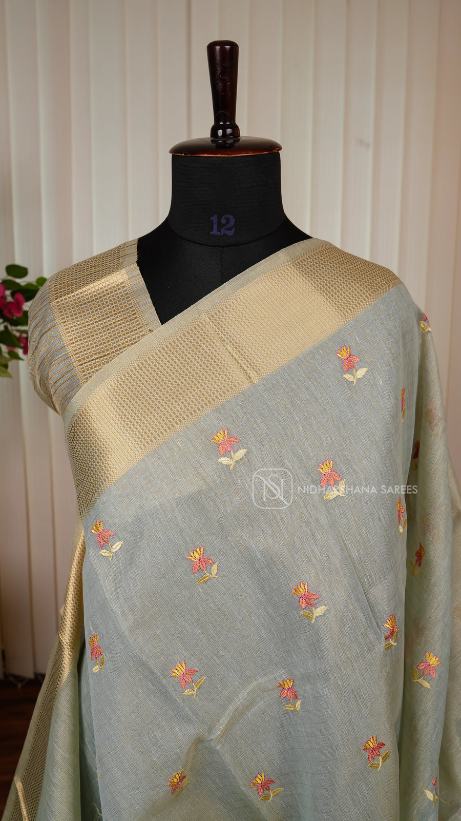 Semi Tissue With Floral Thread Embroidery Butta And Zari Border (Copy) (Copy) (Copy)