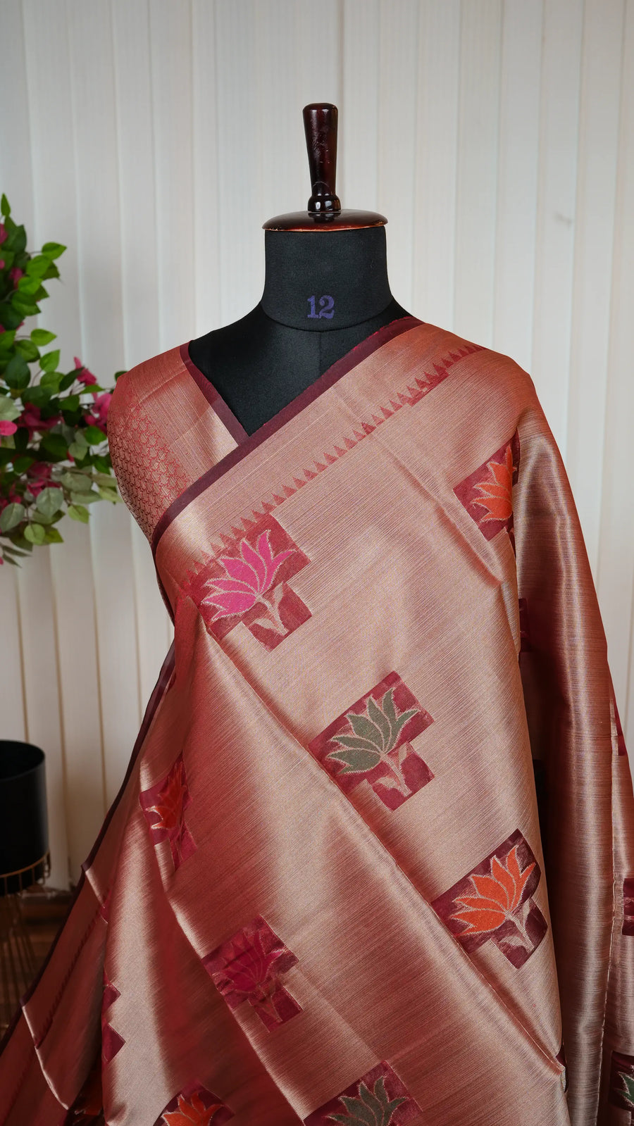 Kora Tissue Saree With Lotus Butta And Thread Weaving Concept