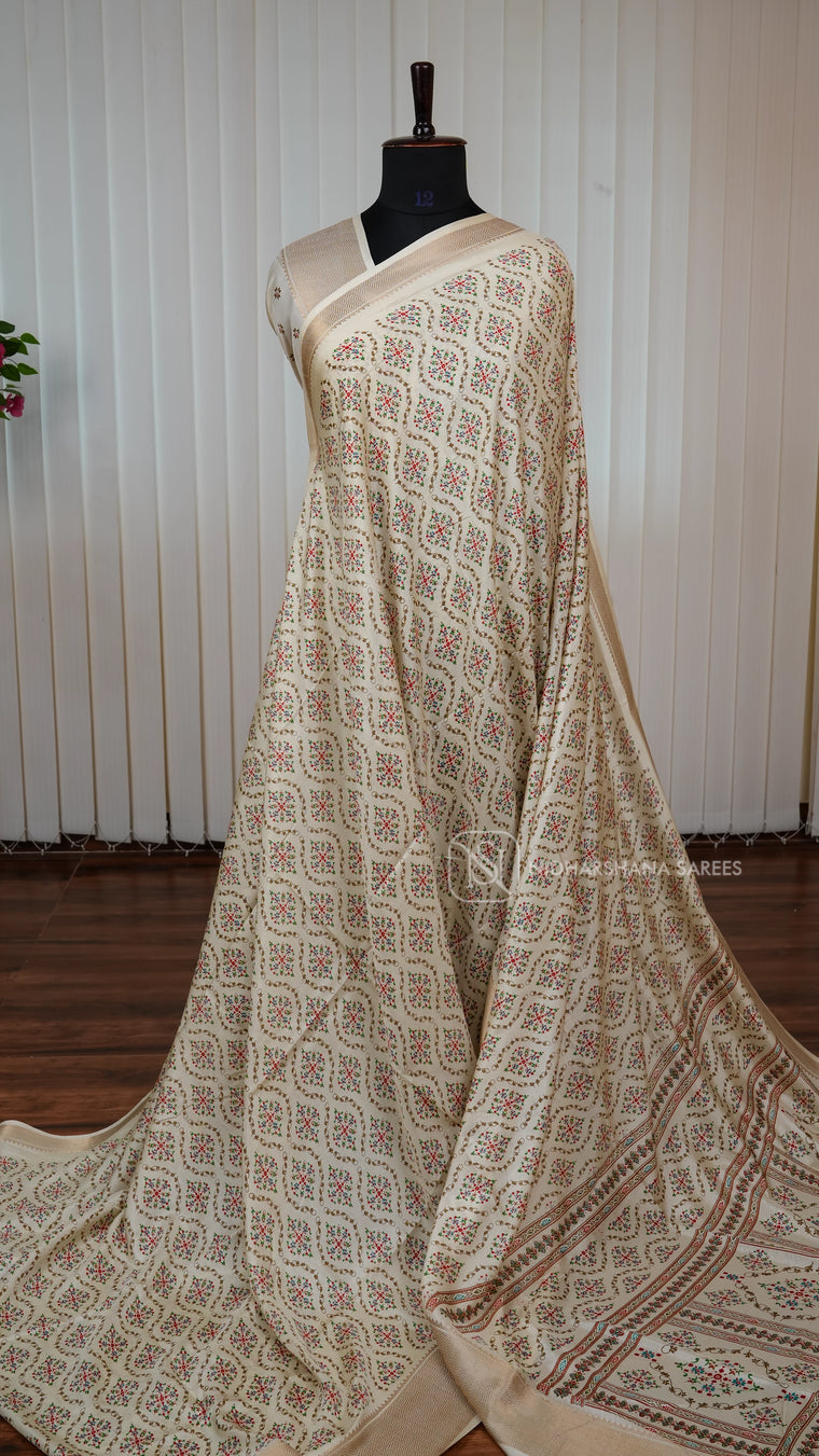 Semi Dola With Floral Digital Print And Zari Border
